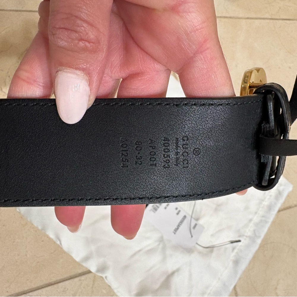 Authentic Gucci Black Leather Belt with Gold Buckle - Picture 3 of 4